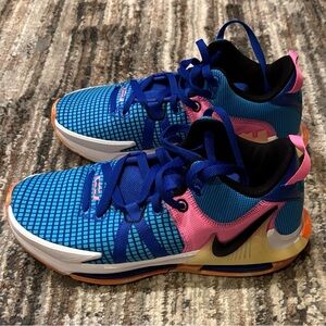 Nike LeBron Witness 7 Basketball Shoes